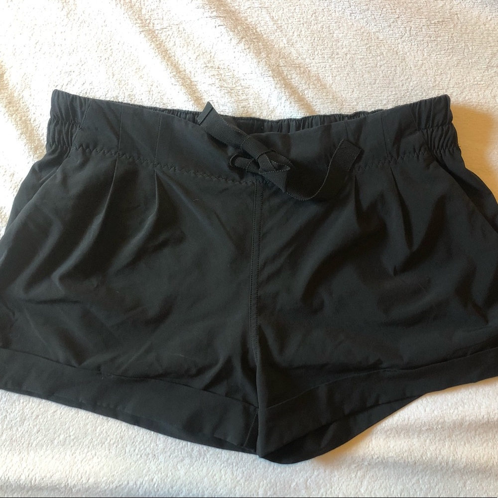 Lululemon spring break away shorts